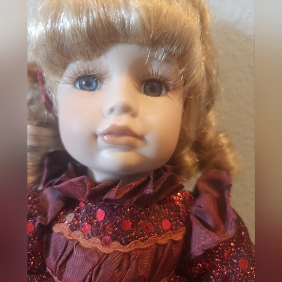 Vintage Dan Dee Collectors Edition Porcelain Doll - Picture 2 of 9